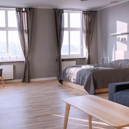Modern Apartment In Old Riga With A River View المظهر الخارجي الصورة