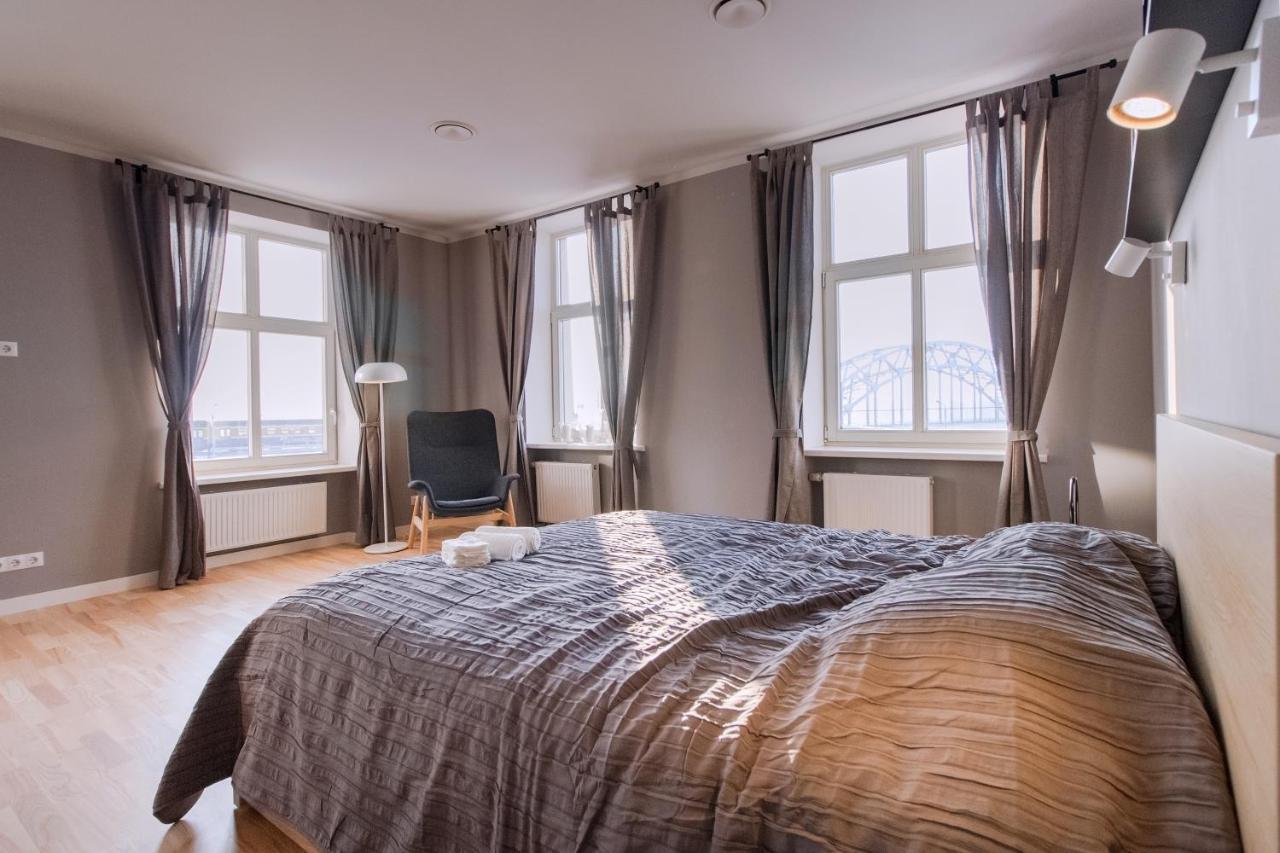 Modern Apartment In Old Riga With A River View المظهر الخارجي الصورة